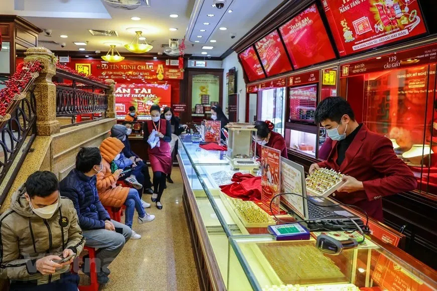 Giá vàng hôm nay 10/02/2026 ghi nhận một số điều chỉnh nhẹ sau chuỗi ngày tăng mạnh mẽ