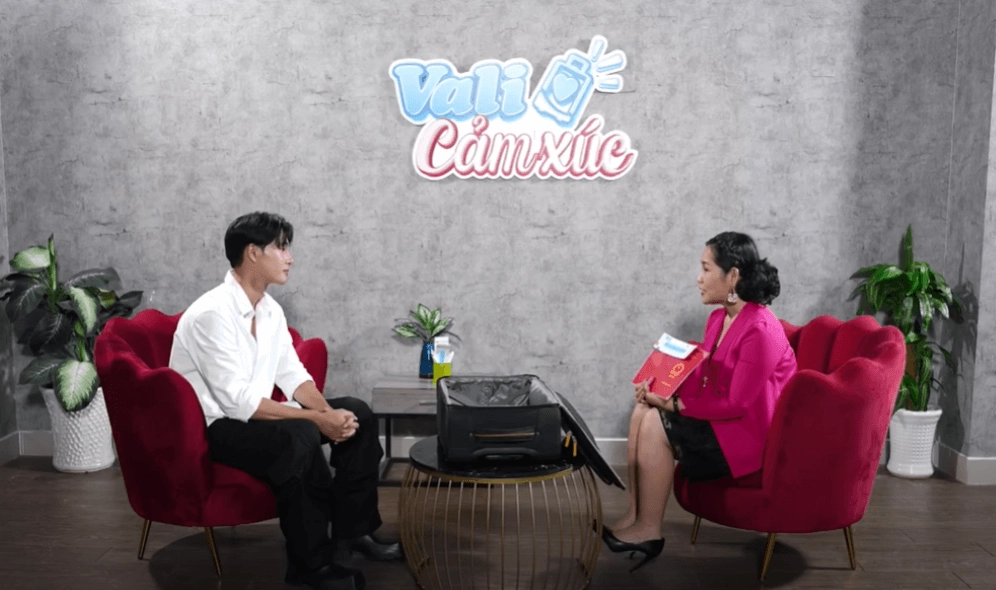 Nhâm Phương Nam: “Phẫu thuật thẩm mỹ đã cứu tôi một bàn thua trông thấy” - 2