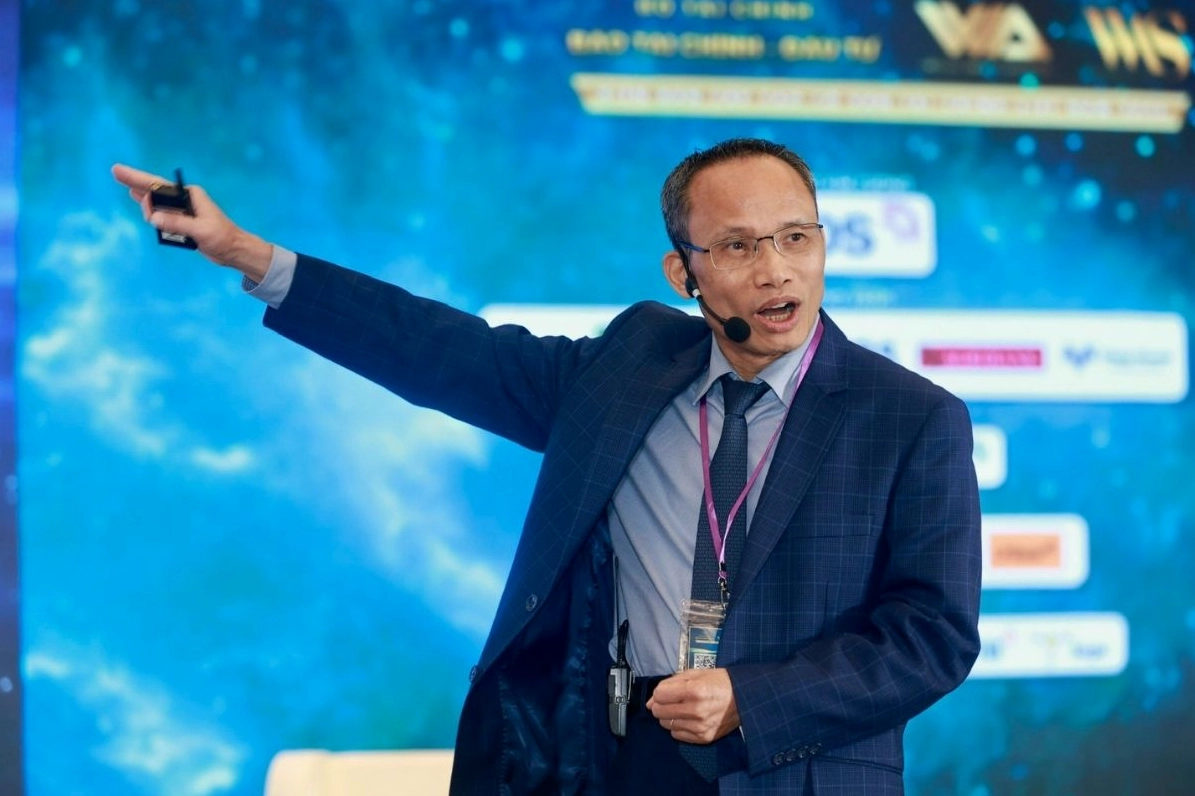 TS Cấn Văn Lực chia sẻ tại sự kiện. Ảnh: BTC.