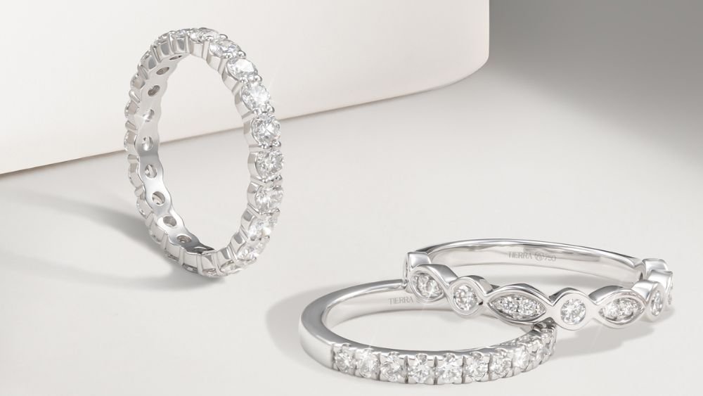 Vàng Ý là gì? Khám phá đặc trưng, độ tinh khiết (vàng Ý 750), cách phân biệt, giá trị và kinh nghiệm mua bán vàng Ý chuẩn xác tại The Goldpriceth.