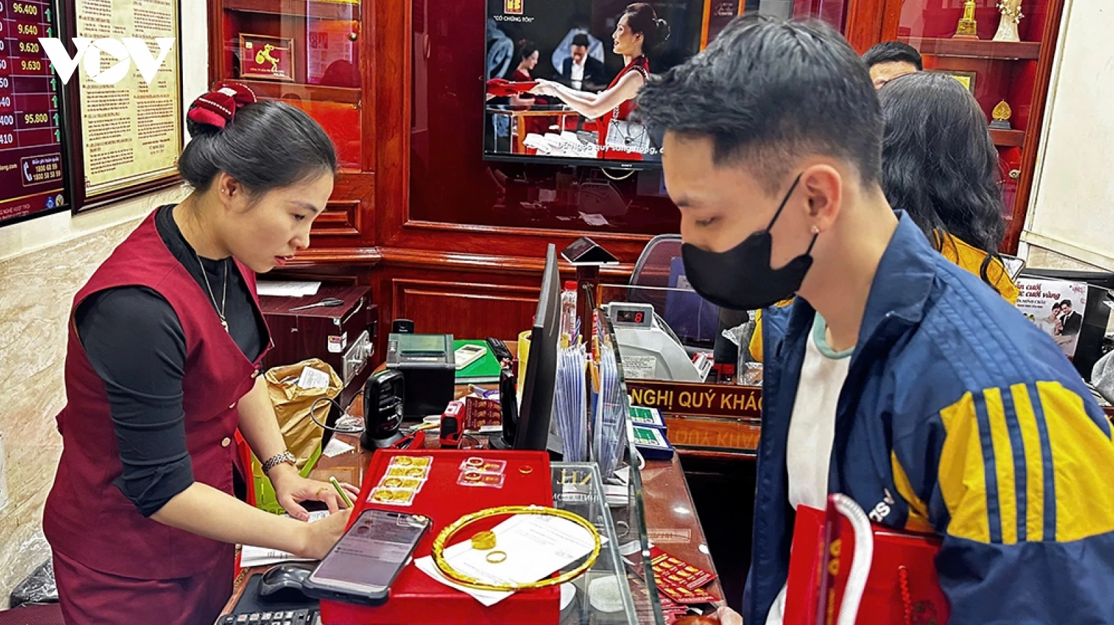 Chuyên gia cảnh báo không nên lướt sóng vàng quá mức, cần cân nhắc tại Thành Hưng