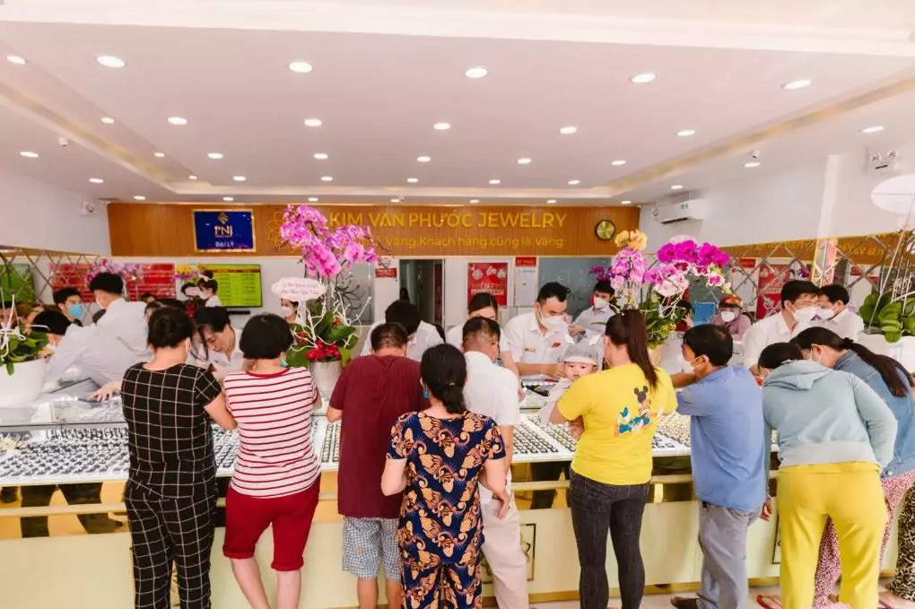 Có nên mua vàng thời điểm này - Phân tích thị trường và lời khuyên