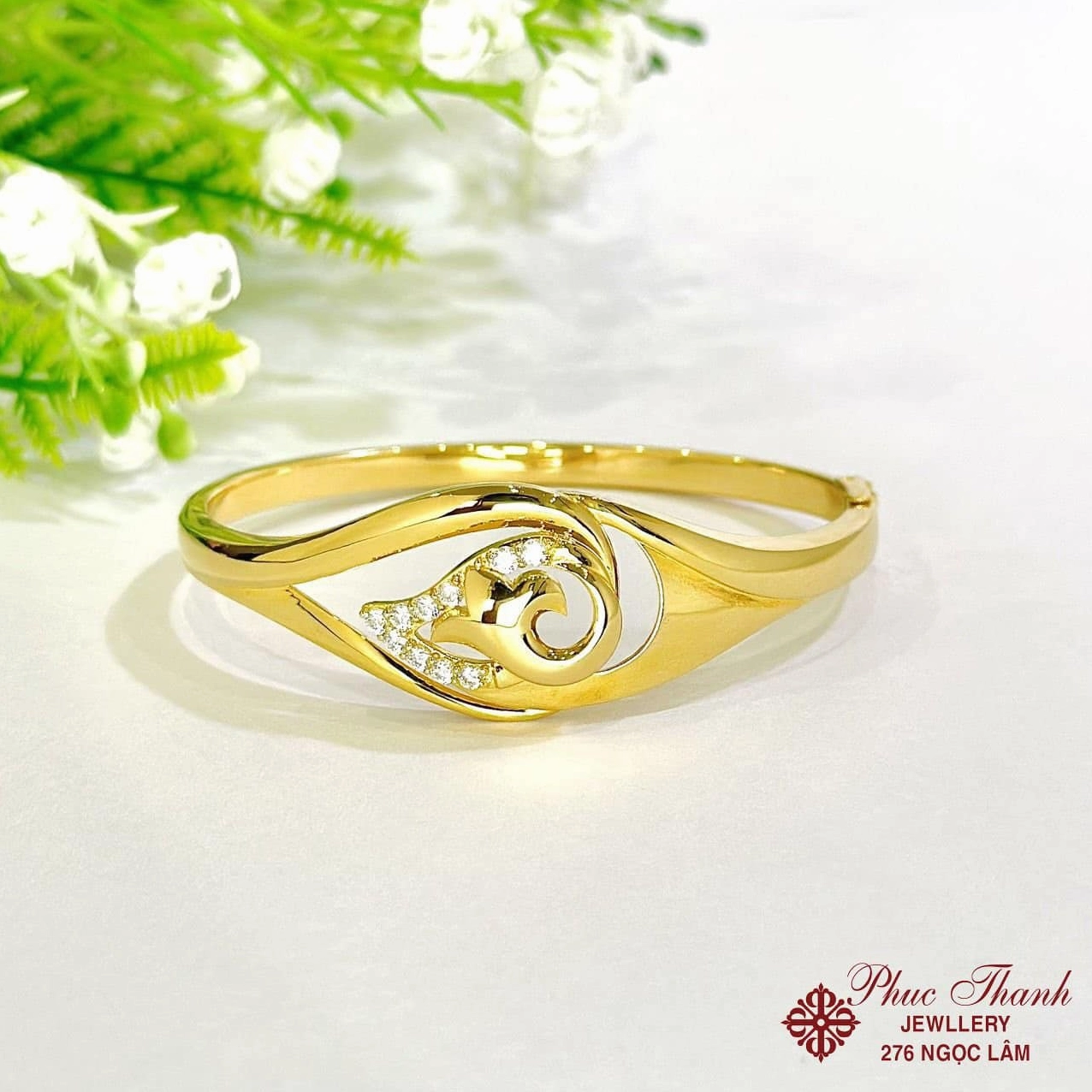 Trang sức thời trang tại tiệm vàng Phúc Thành